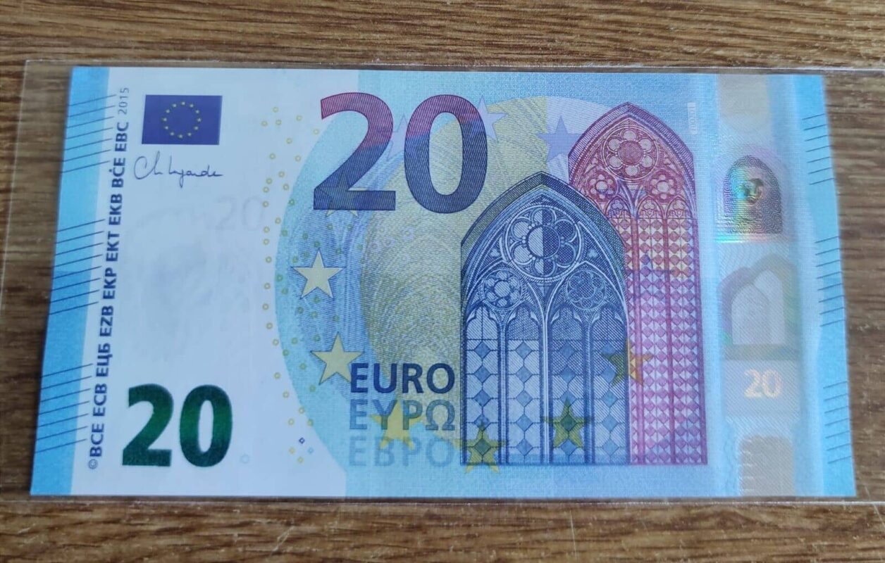 20 Euro Bills 20 Euro Bills